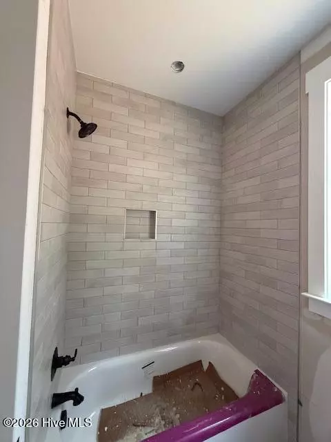Bath - 118 Tara Dr, Mccormick, SC 29835 photo 5 of 6