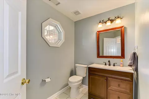 Bath - 4480 Cape Cod Dr, Evans, GA 30809 photo 2 of 6