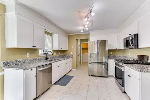 Kitchen - 269 Ashbrook Dr, Martinez, GA 30907 photo 2 of 5