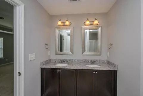 Bath - 2332 Malone Way, Evans, GA 30809 photo 2 of 8