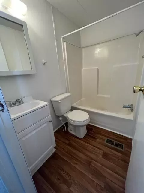 Bath - 168 Rivers Cir, Thomson, GA 30824 photo 3 of 5
