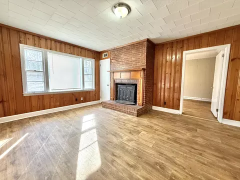 Living - 168 Rivers Cir, Thomson, GA 30824 photo 3 of 5