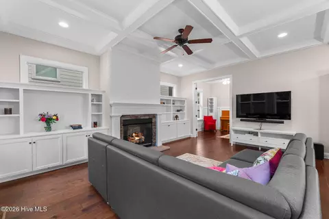 Living - 2087 Egret Cir, Evans, GA 30809 photo 2 of 2