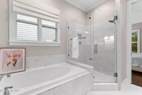 Bath - 2087 Egret Cir, Evans, GA 30809 photo 4 of 7