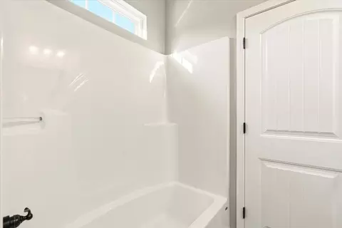 Bath - 514 Fairhope St, Augusta, GA 30901 photo 2 of 3
