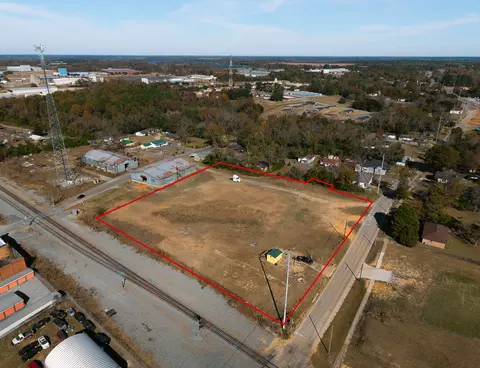 417 E 7th St, Waynesboro, GA 30830