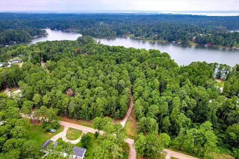 6205 Keg Creek Dr, Appling, GA