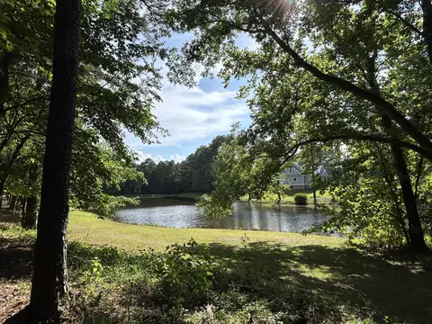 385 Canterbury Dr, Evans, GA 30809 photo 2