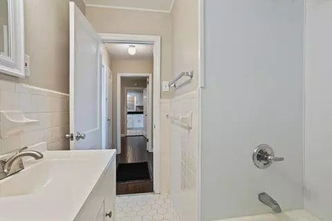 Bath - 2562 Ivey Rd, Augusta, GA 30906 photo 2 of 2