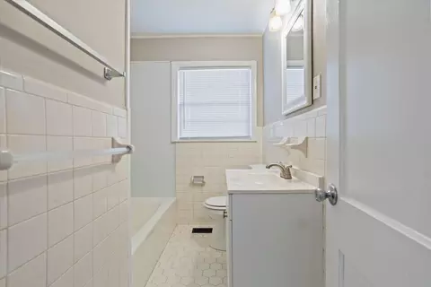 Bath - 2562 Ivey Rd, Augusta, GA 30906 photo 1 of 2