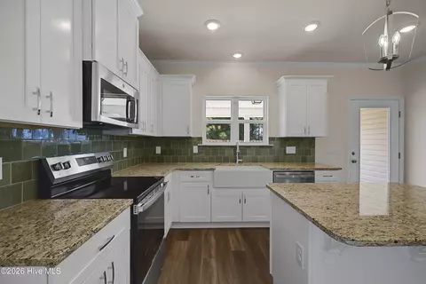 Kitchen - 8902 Snelling Dr, Aiken, SC 29803 photo 3 of 8