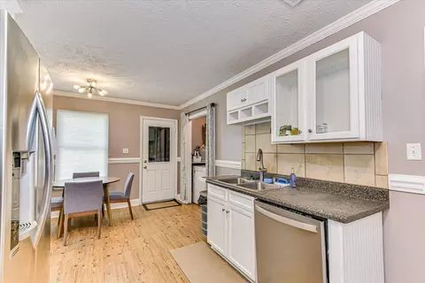 Kitchen - 557 Forest Xing, Augusta, GA 30907 photo 4 of 4
