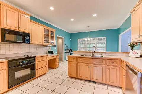 Kitchen - 202 Mineral Ct, Evans, GA 30809 photo 3 of 3