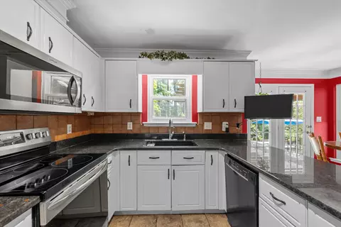 Kitchen - 4099 Eagle Nest Dr, Evans, GA 30809 photo 2 of 6