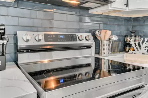 Kitchen - 940 Heard Ave, Augusta, GA 30904 photo 6 of 9