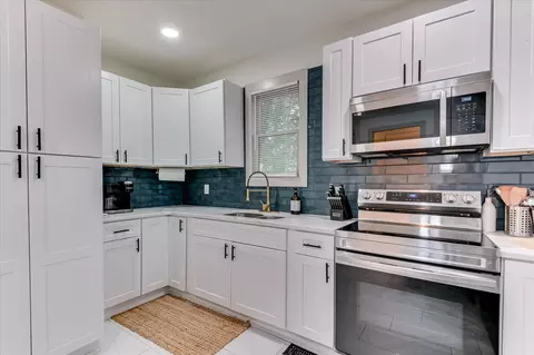 Kitchen - 940 Heard Ave, Augusta, GA 30904 photo 4 of 9
