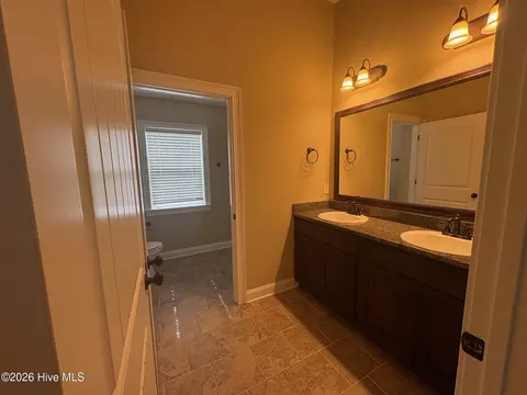 Bath - 4081 Dewaal St, Evans, GA 30809 photo 5 of 6