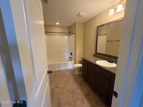 Bath - 4081 Dewaal St, Evans, GA 30809 photo 4 of 6