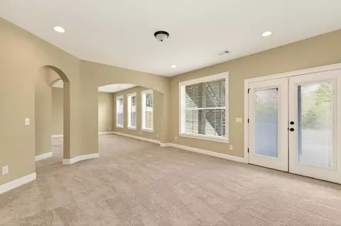 Living - 9055 Winterton St, Evans, GA 30809 photo 6 of 8