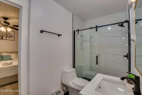 Bath - 714 Hickman Rd, Augusta, GA 30904 photo 1 of 8