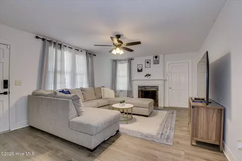 Living - 714 Hickman Rd, Augusta, GA 30904 photo 2 of 2