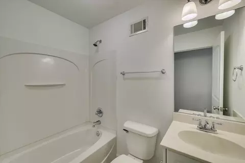 Bath - 350 Connor Cir, Evans, GA 30809 photo 2 of 3
