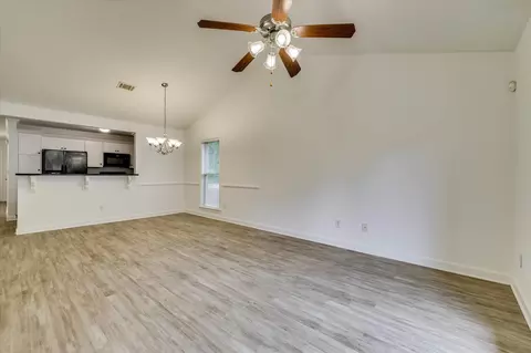 Living - 350 Connor Cir, Evans, GA 30809 photo 4 of 6