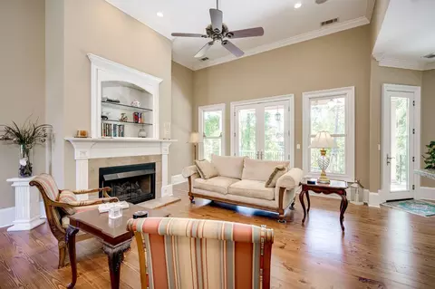 Living - 608 Emerald Xing, Evans, GA 30809 photo 2 of 10
