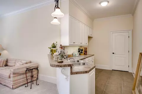 Kitchen - 608 Emerald Xing, Evans, GA 30809 photo 5 of 6