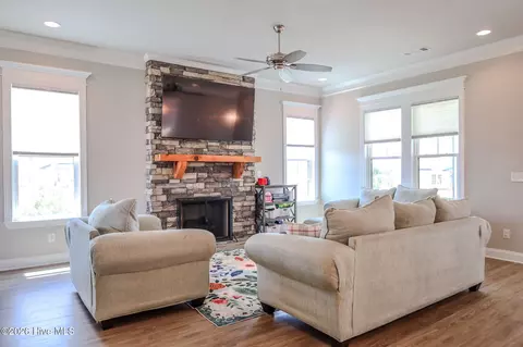 Living - 214 Cardinal Ct, Evans, GA 30809 photo 2 of 2