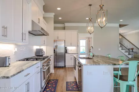 Kitchen - 214 Cardinal Ct, Evans, GA 30809 photo 6 of 9