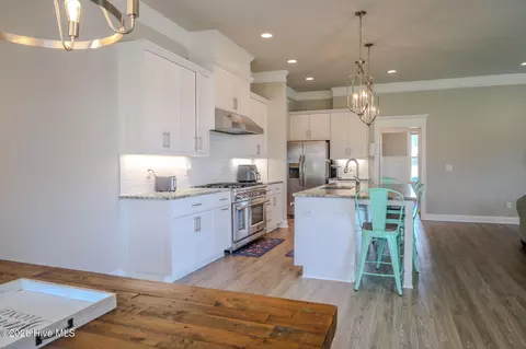 Kitchen - 214 Cardinal Ct, Evans, GA 30809 photo 8 of 9