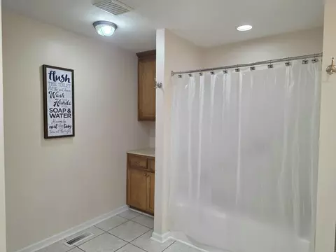 Bath - 335 W Sheppard St, Stapleton, GA 30823 photo 3 of 10
