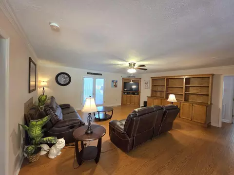 Living - 335 W Sheppard St, Stapleton, GA 30823 photo 1 of 4