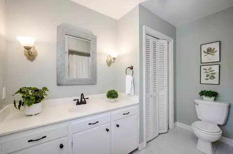 Bath - 531 Regent Rd, Augusta, GA 30909 photo 2 of 4