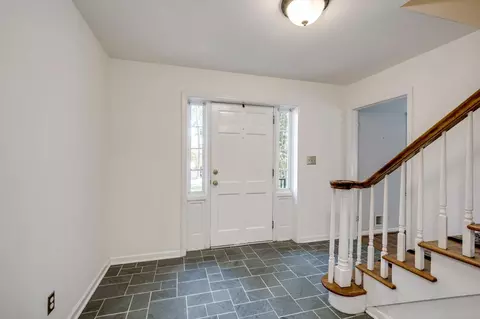 Entry Way - 531 Regent Rd, Augusta, GA 30909 photo 2 of 4