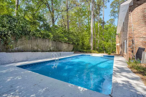 Exterior - 531 Regent Rd, Augusta, GA 30909 photo 7 of 12