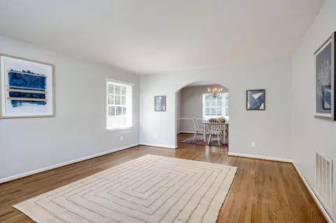 Living - 531 Regent Rd, Augusta, GA 30909 photo 1 of 7