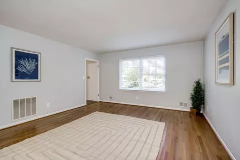 Living - 531 Regent Rd, Augusta, GA 30909 photo 3 of 7
