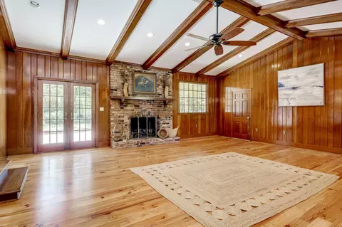 Living - 531 Regent Rd, Augusta, GA 30909 photo 5 of 7