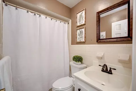 Bath - 531 Regent Rd, Augusta, GA 30909 photo 1 of 4