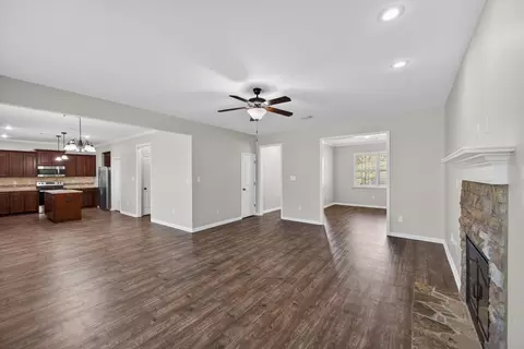 Living - 3259 Windwood St, Evans, GA 30809 photo 5 of 6