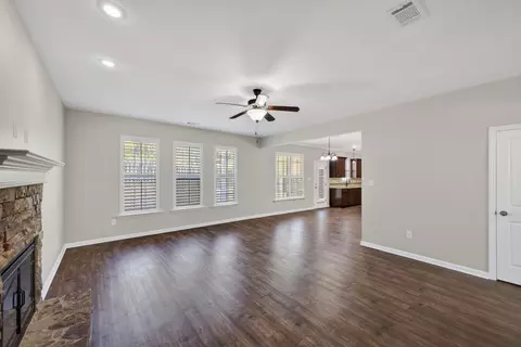 Living - 3259 Windwood St, Evans, GA 30809 photo 6 of 6