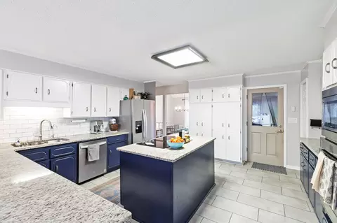 Kitchen - 4002 Burning Tree Ln, Augusta, GA 30906 photo 2 of 4