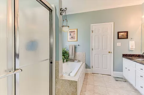 Bath - 4895 Somerset Dr, Evans, GA 30809 photo 4 of 8