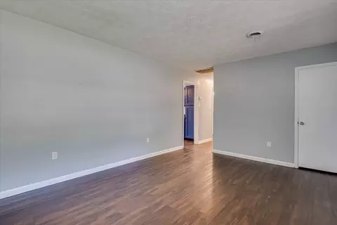 Living - 2916 Panhandle Cir, Augusta, GA 30906 photo 5 of 7