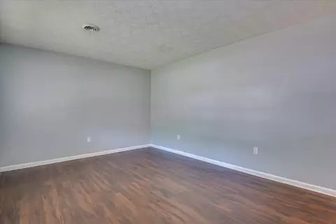 Living - 2916 Panhandle Cir, Augusta, GA 30906 photo 4 of 7