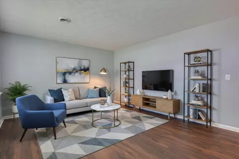 Living - 2916 Panhandle Cir, Augusta, GA 30906 photo 3 of 7