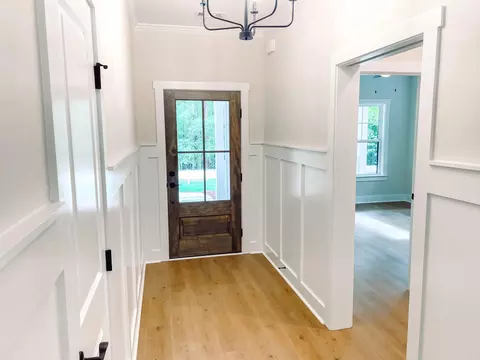 Entry Way - 114 Rhett Dr, Mccormick, SC 29835 photo 1 of 4