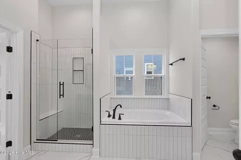Bath - 437 Woodlawn St, Evans, GA 30809 photo 4 of 6